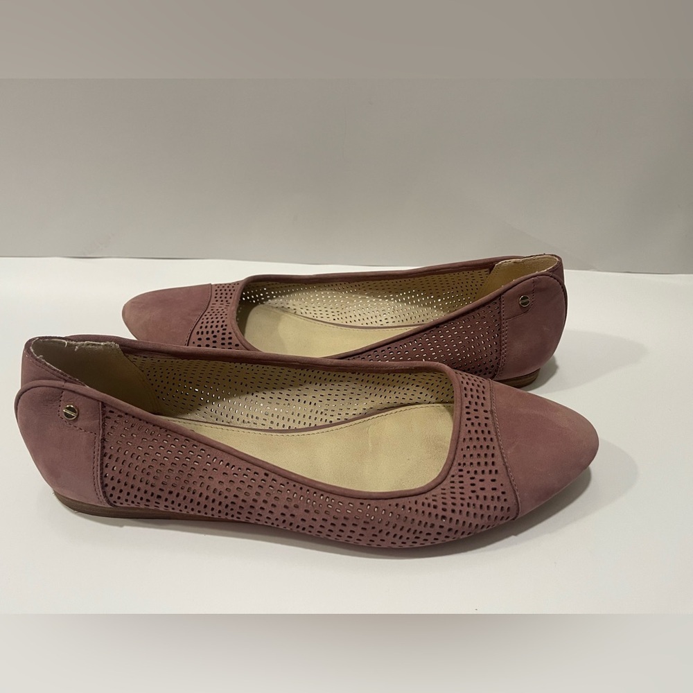 Vince Camuto Women's Mauve Perforated Flats - Picture 5 of 10